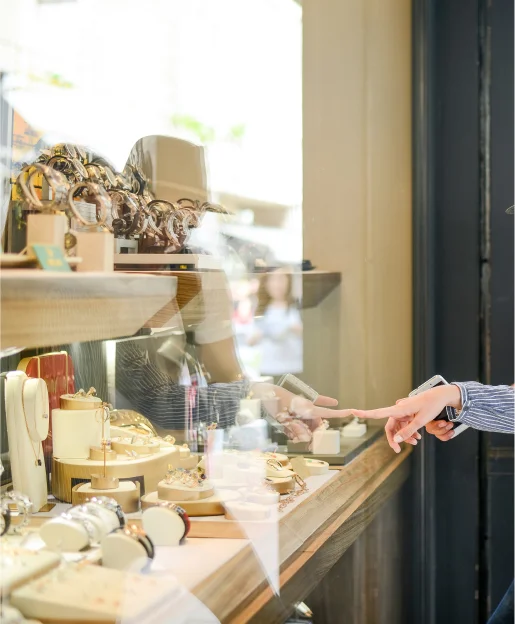 Conseils et devis pour la réalisation ou le remplacement de vitrine de magasin à Ingré et Orléans dans le Loiret (45)